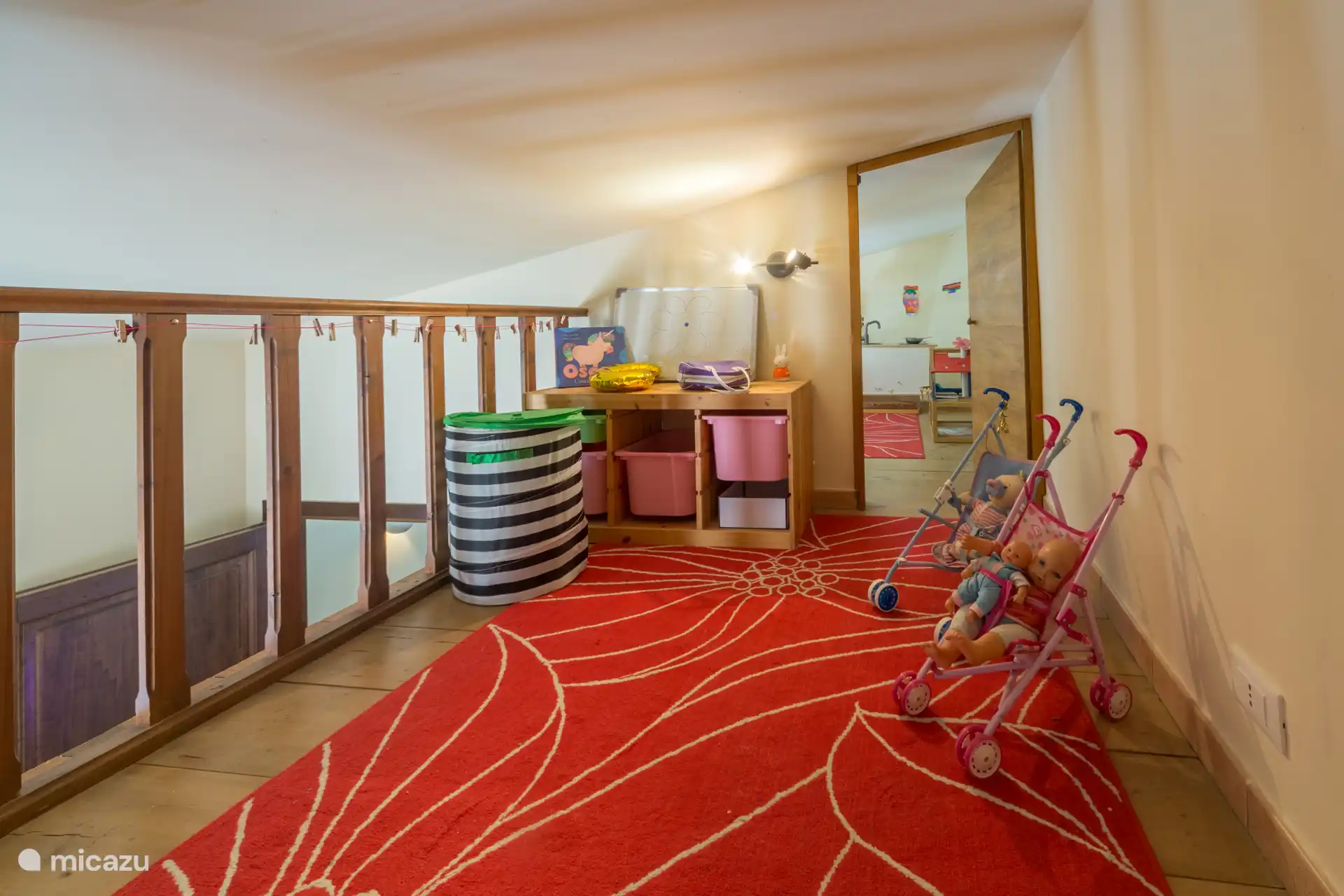 Zona de juegos en el desván en dormitorio individual (3)