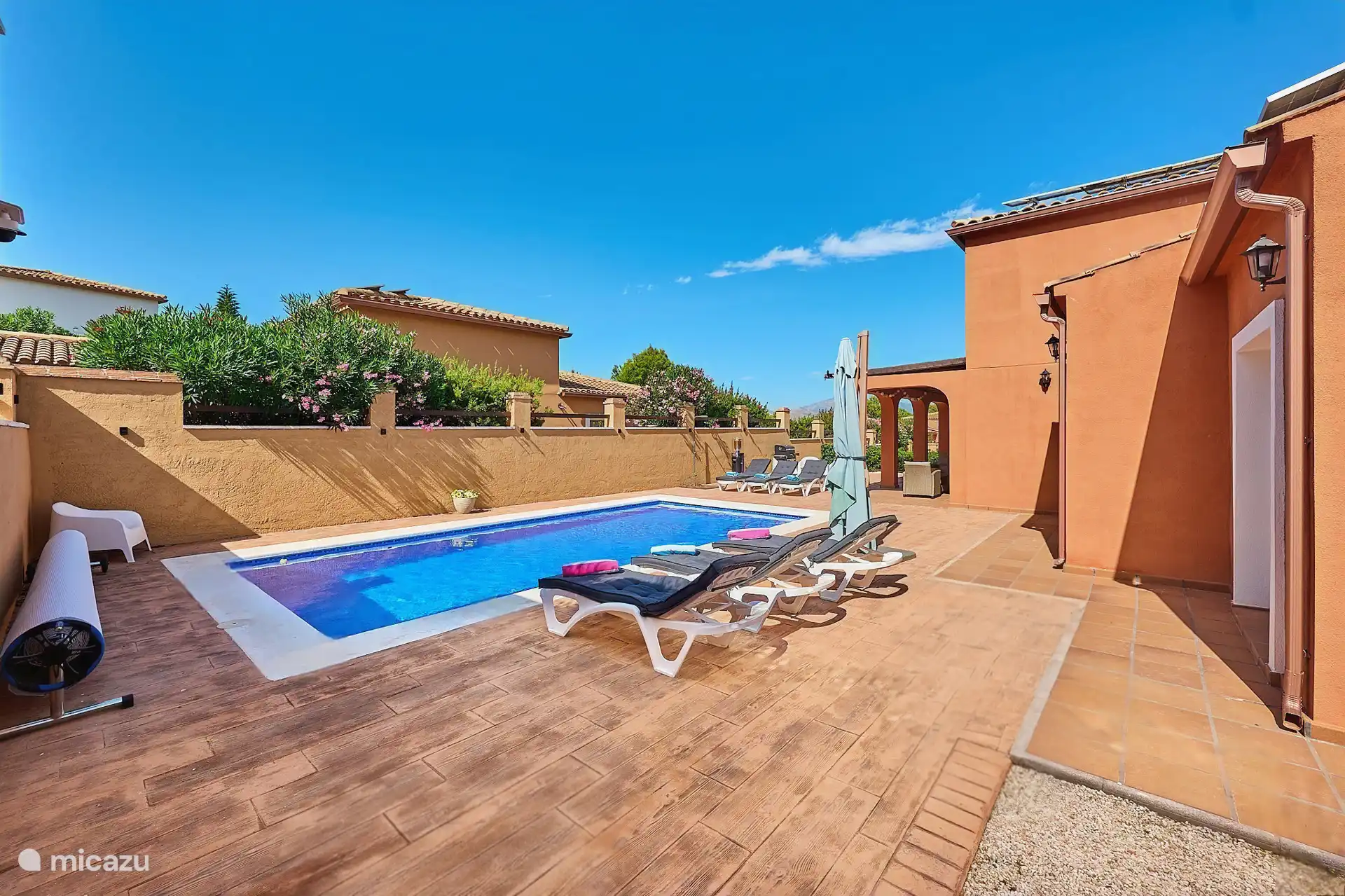 Schwimmbad 8x4 Meter