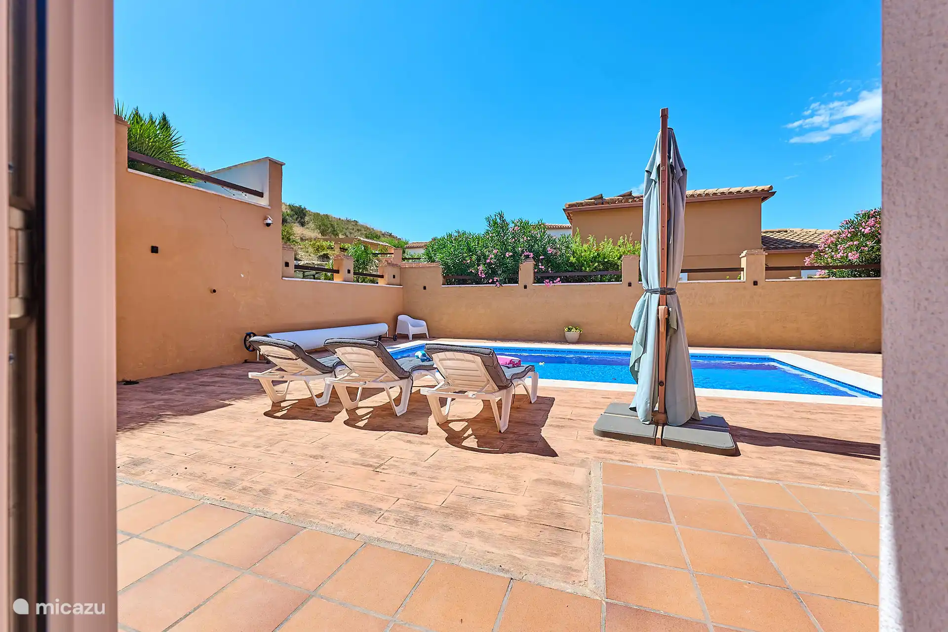 Großer Sonnenschirm