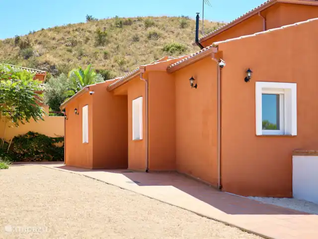 Location de Vacances Espagne, Costa Blanca, Busot, villa - Casa Solera Villa latérale à la porte d’entrée