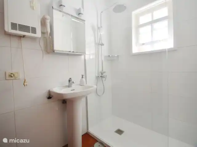 vakantiehuis huren in Spanje, La Palma, Puntagorda – Casa el Tendal Badkamer met douche