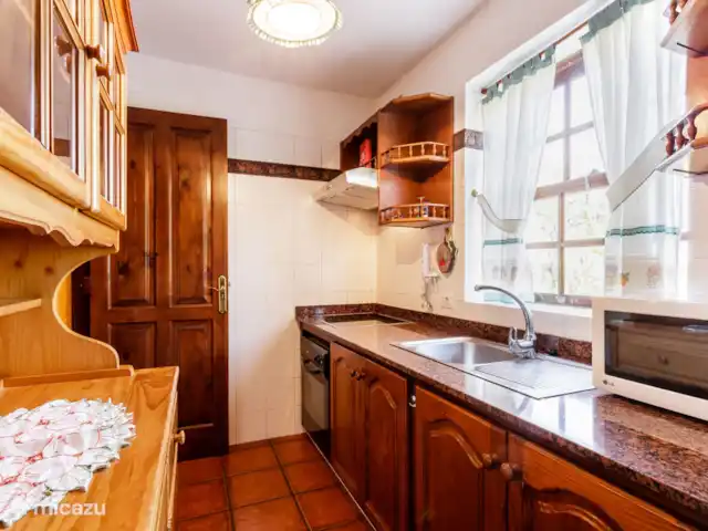 vakantiehuis huren in Spanje, La Palma, Puntagorda – Casa la Verada De keuken is voorzien van alle gemakken