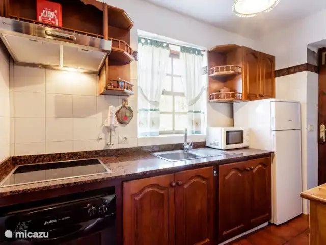 vakantiehuis huren in Spanje, La Palma, Puntagorda – Casa la Verada De keuken is voorzien van alle gemakken