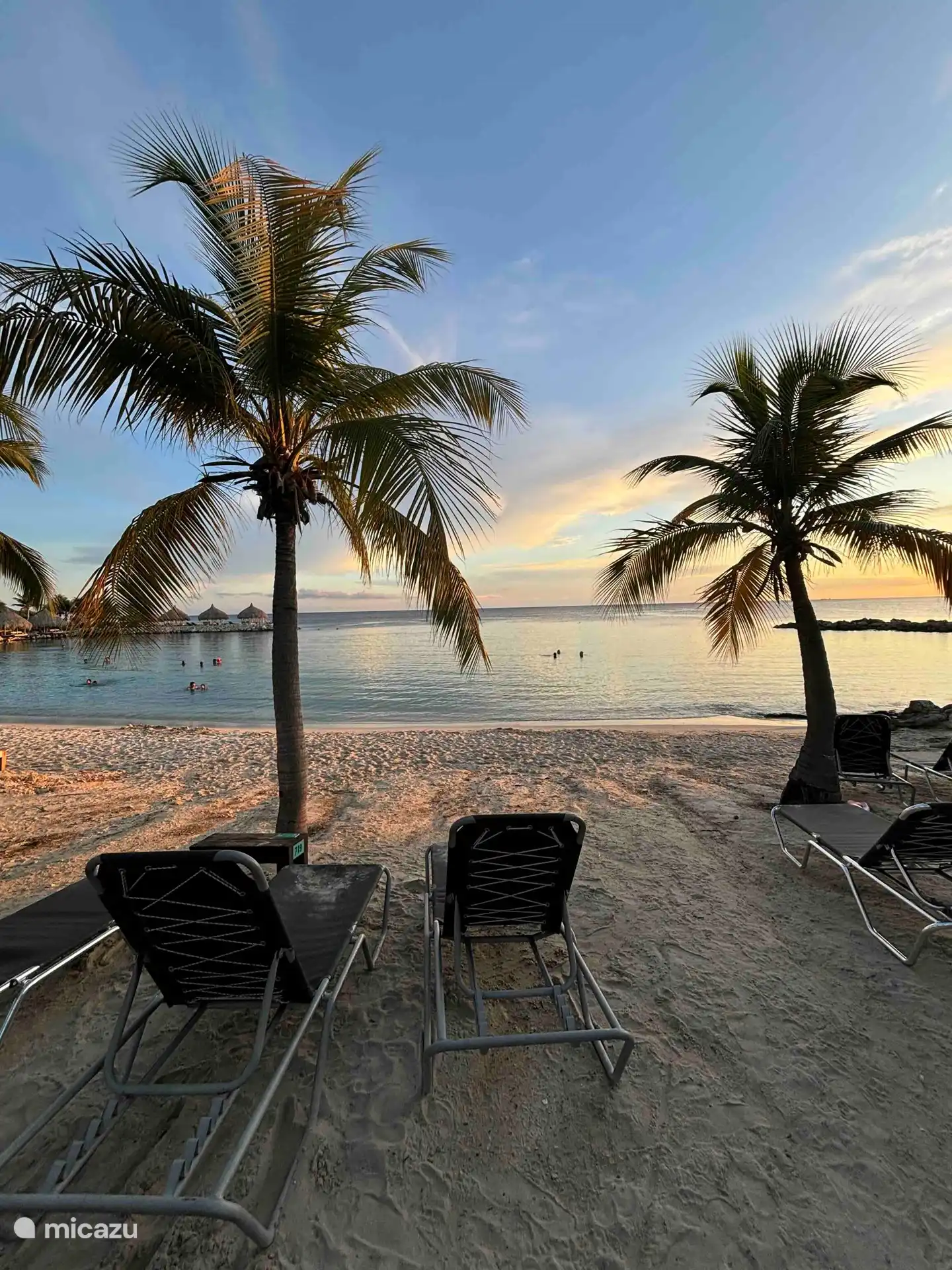 De strandstoelen op Blue Bay zijn gratis voor onze gasten.