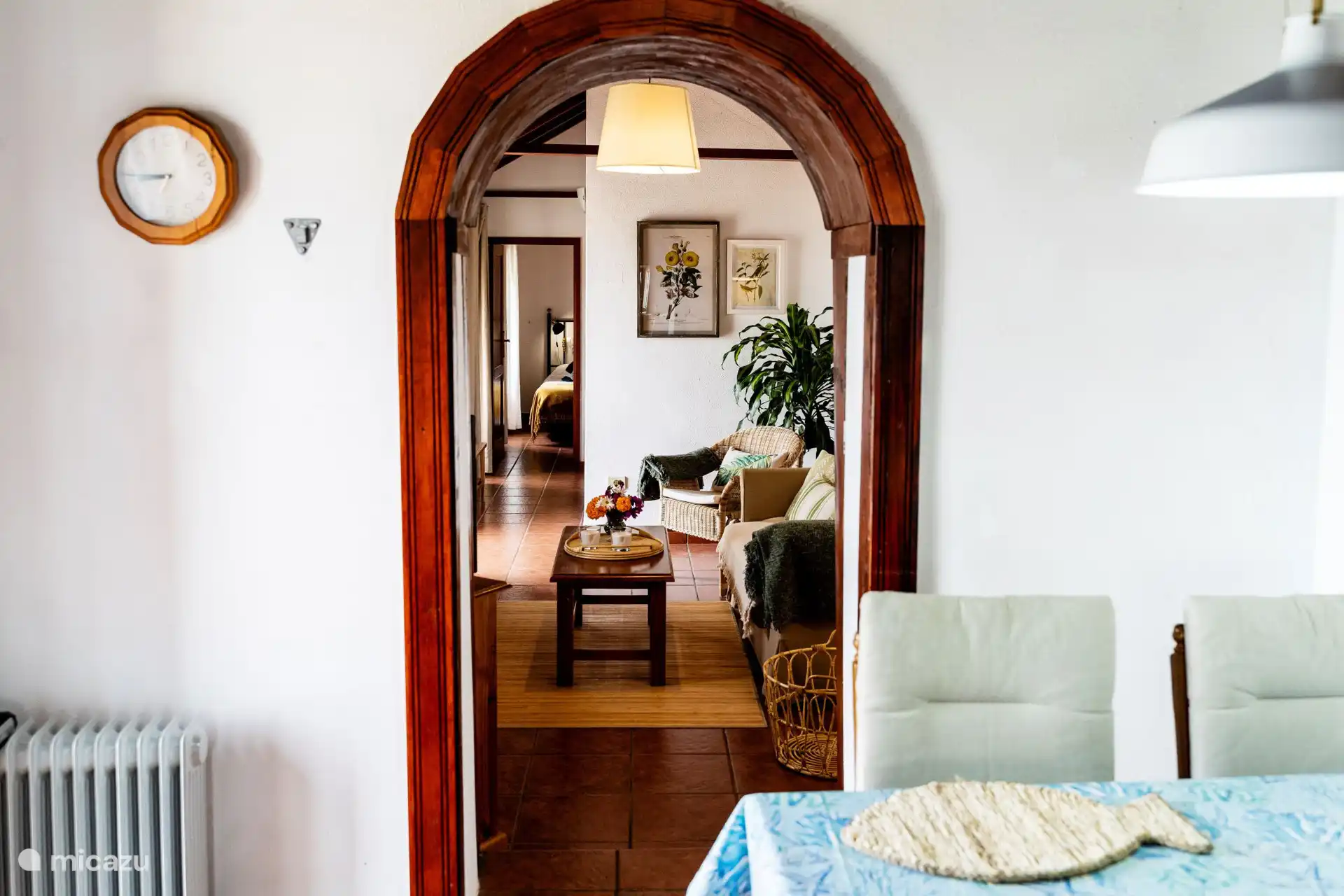 Das Wohnzimmer von der Küche aus