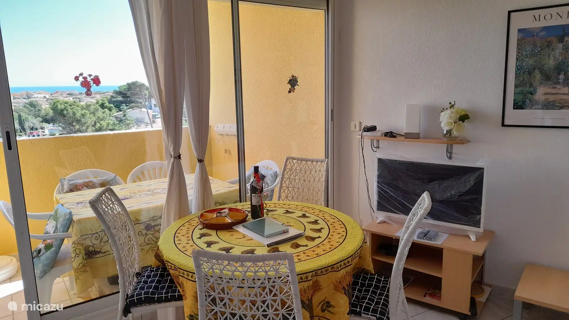 Zimmer mit Essbereich