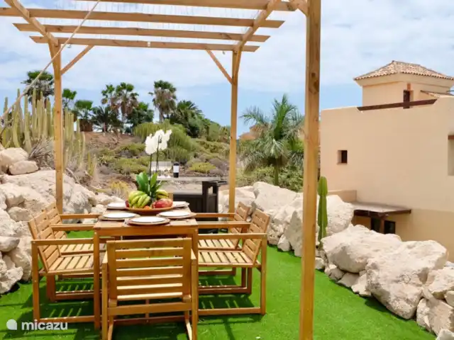vakantiehuis huren in Spanje, Tenerife, San Miguel de Abona – Villa Estella Golf Fijne plek om met je gezelschap te ontbijten