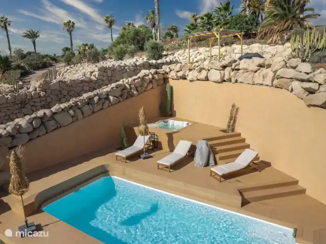 vakantiehuis huren in Spanje, Tenerife, San Miguel de Abona – Villa Estella Golf Het fijne privé zwembad met ligbedden