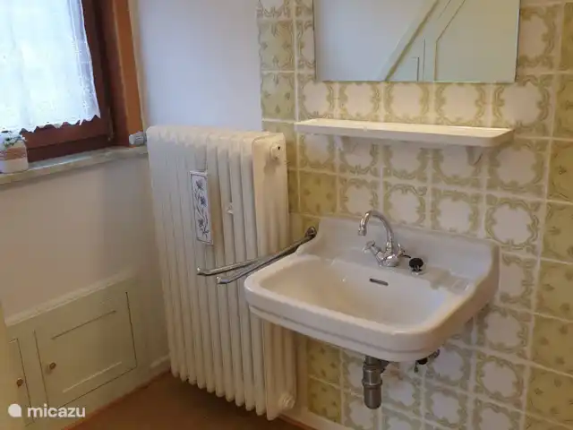 Location de Vacances Allemagne, Sauerland, Schwalefeld - Willingen, maison de vacances - Willingen/Schwalefeld/Hasewinkel Chambre au 1er étage avec lavabo.