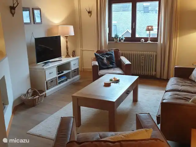 Location de Vacances Allemagne, Sauerland, Schwalefeld - Willingen, maison de vacances - Willingen/Schwalefeld/Hasewinkel Salon spacieux avec télévision et chaînes néerlandaises.