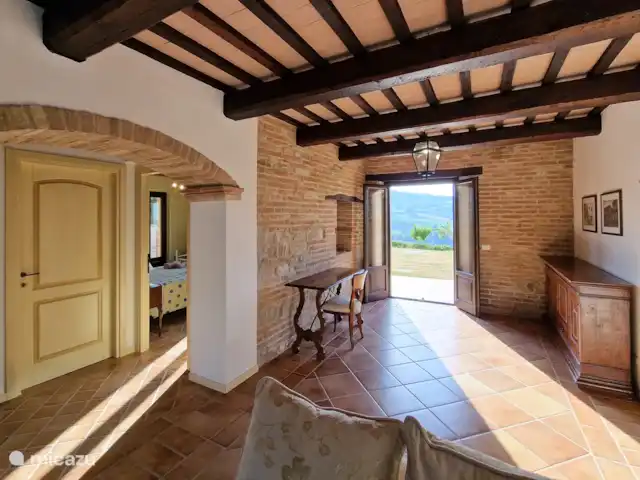 Villa Montserrat en Italia, Marche, Montelparo - villa En esta foto puedes ver una habitación de la casa que puedes usar para ver tu película favorita.