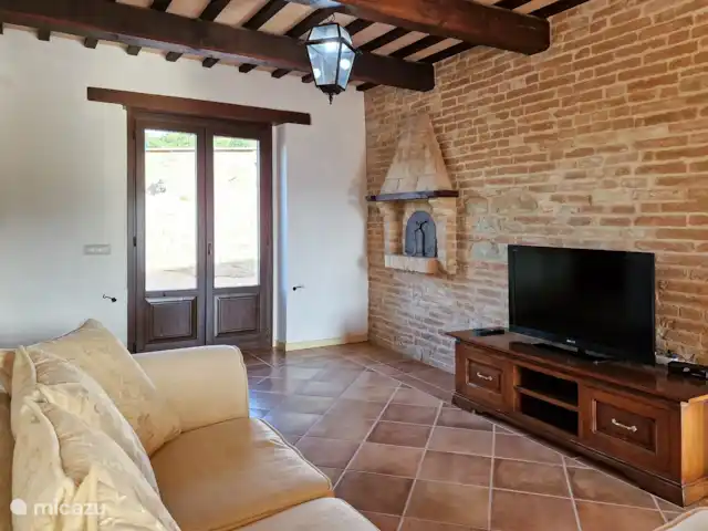 Villa Montserrat en Italia, Marche, Montelparo - villa En esta foto puedes ver una habitación de la casa que puedes usar para ver tu película favorita.