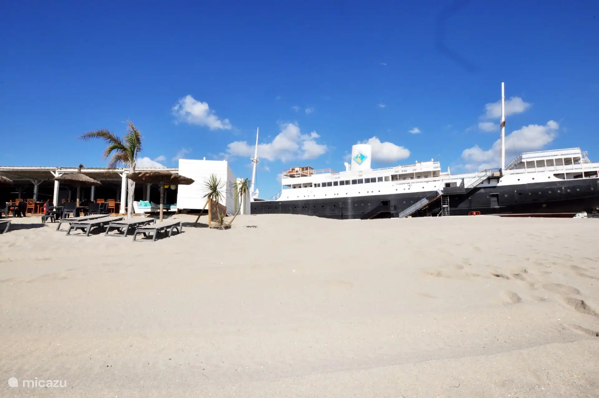 Strand von Le Barcarès / Boot Le Lydia