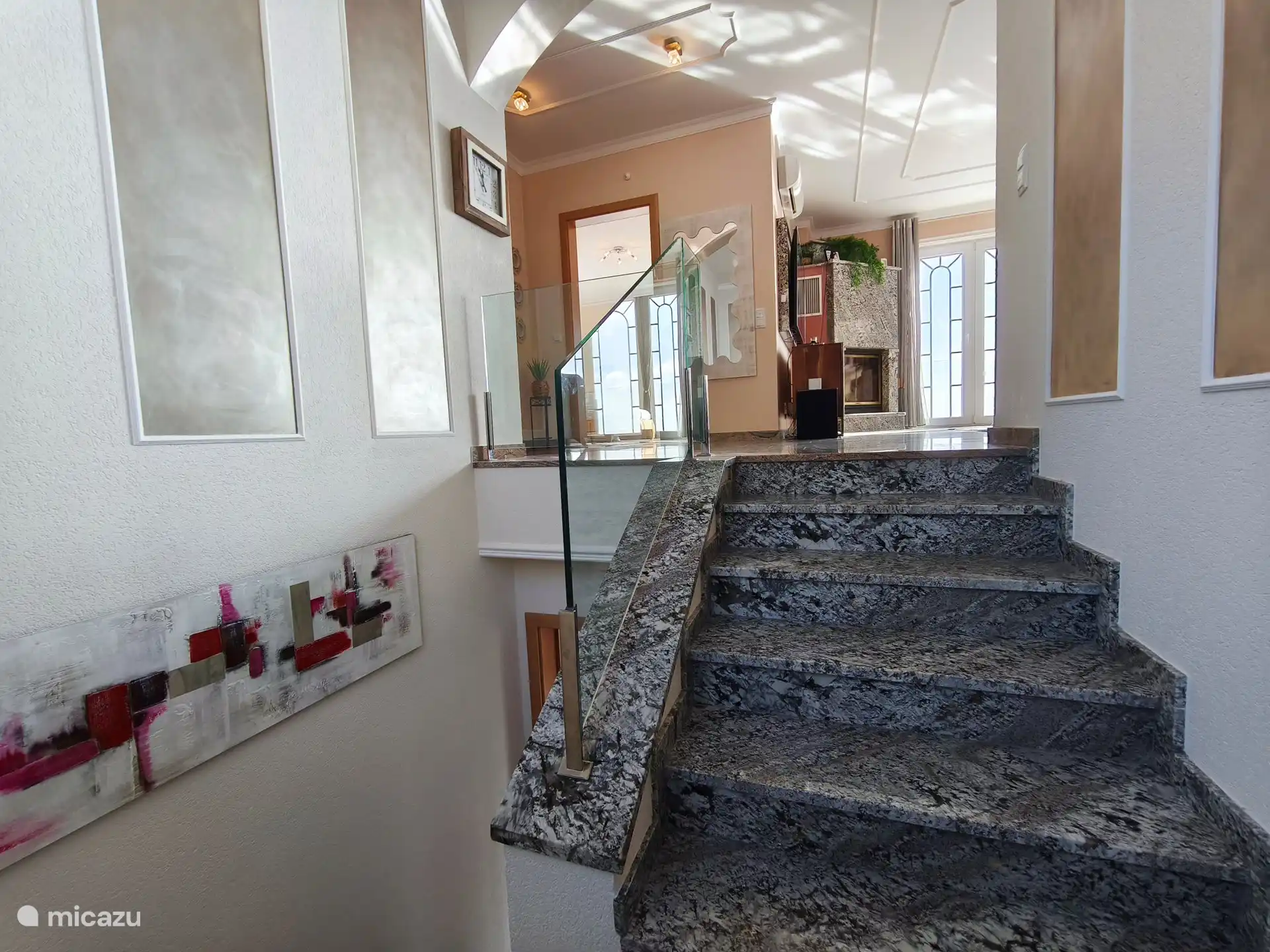 Escalier menant à l’autre étage