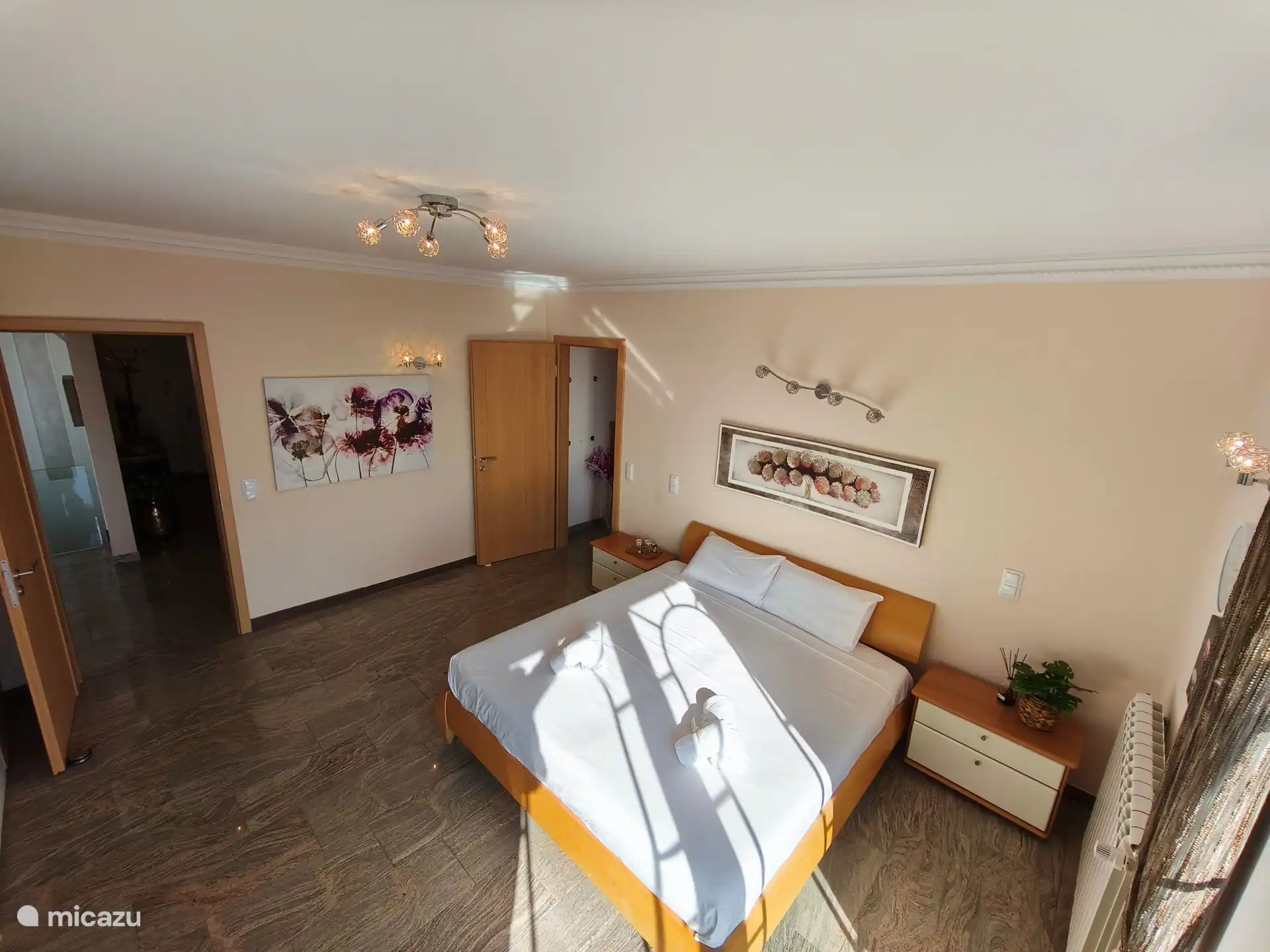 Avec salle de bain attenante