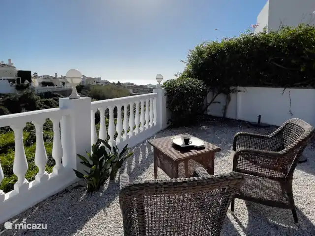 RD02 LA CASA HERMOSA | Espagne, Costa del Sol, Torrox - maison mitoyenne coin salon au bord de la piscine
