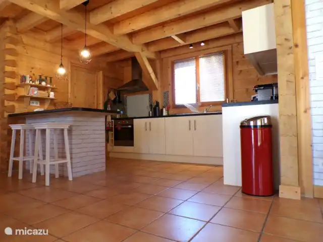 Micolline | France, Lot, Souillac - maison de vacances La cuisine avec bar pour le petit-déjeuner