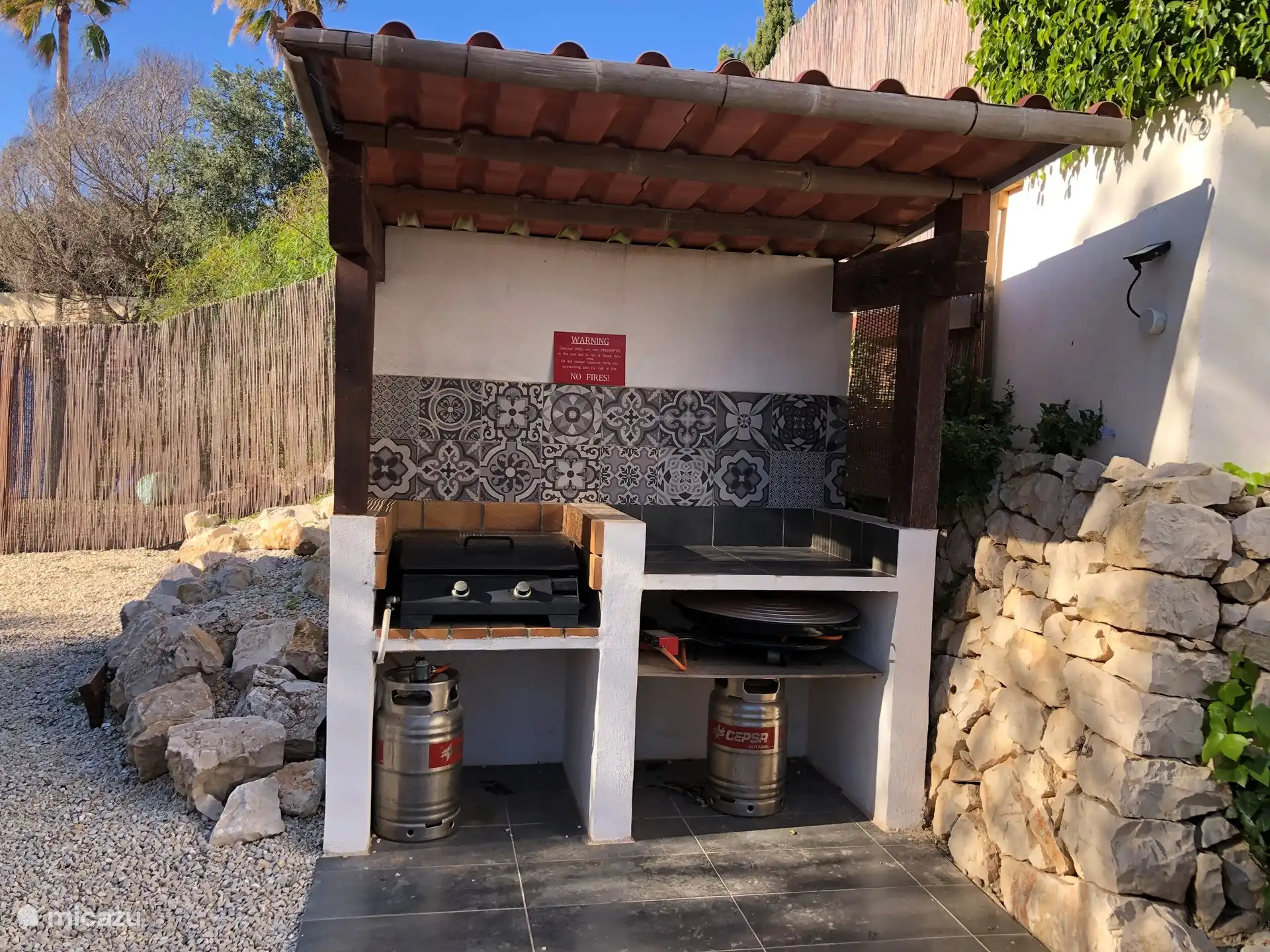 BBQ & Paella Station