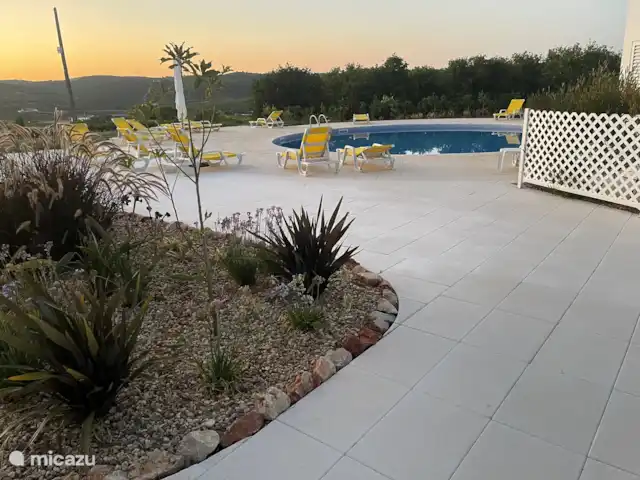 Orange Grove Residentie 4 huren in Portugal, Algarve, Silves - vakantiehuis Diep zwembad met omliggende ruimtes en tuin