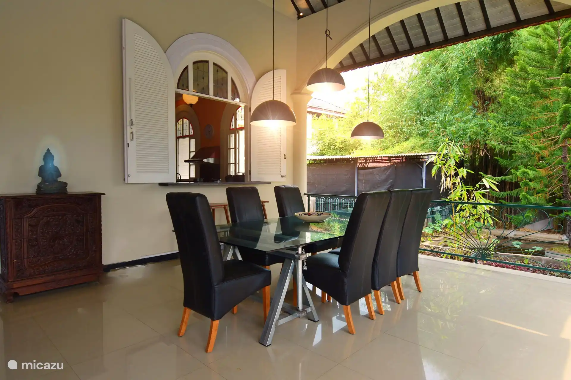 Dinning table, dinning area