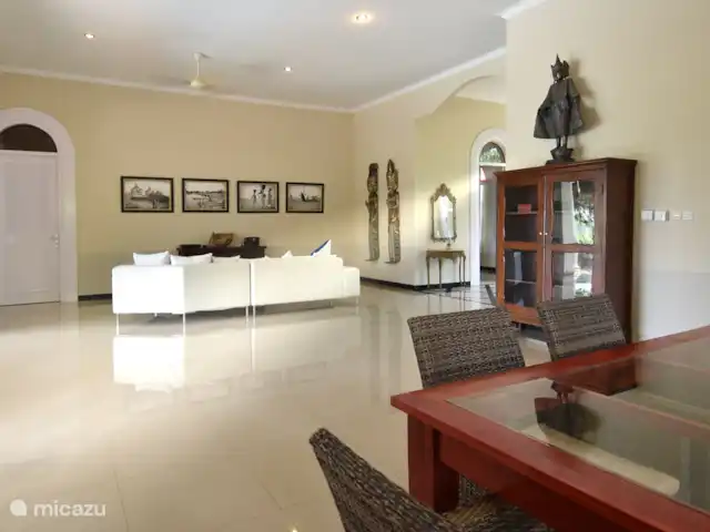 Villa de luxe Mimosa | Indonésie, Bali, Kalibukbuk - villa Armoire, canapé, coin salon, salon