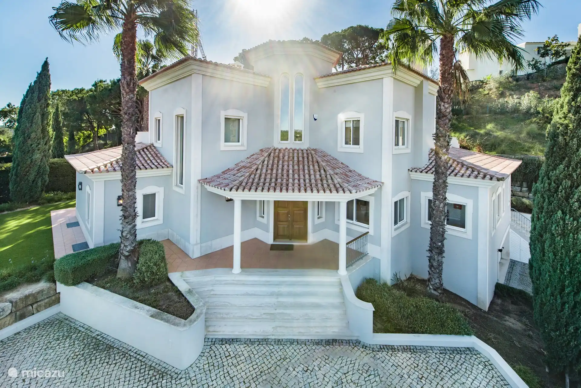 Vue de face Villa Ayrton Senna