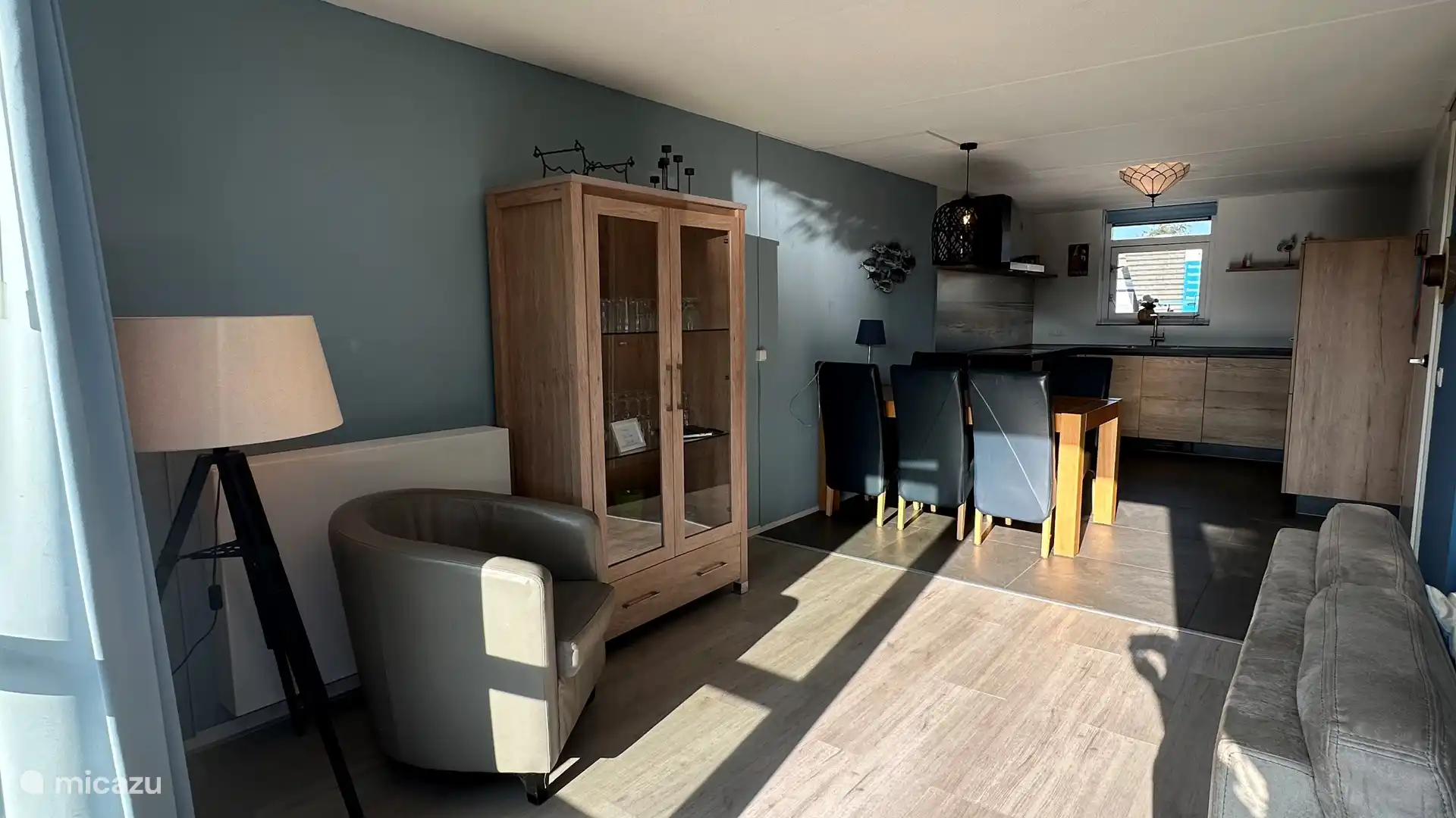 Wohnzimmer / offene Küche
