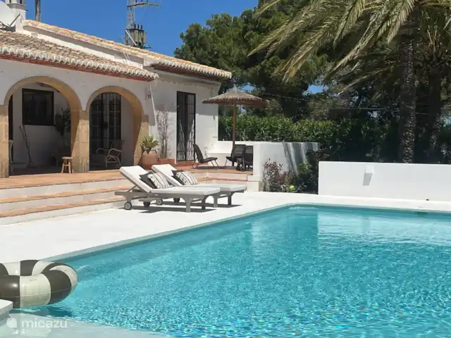 Mil Sueños en España, Costa Blanca, Jávea - villa  Terraza con piscina de 10 m x 5 m