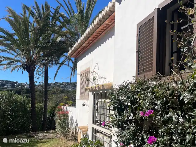 Mil Sueños en España, Costa Blanca, Jávea - villa La casa lateral, la naya y la piscina están orientadas al sur