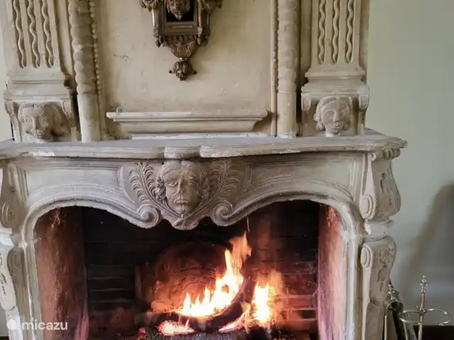 Lafousalle en Francia, Lot, Gourdon - casa de campo / castillo La chimenea