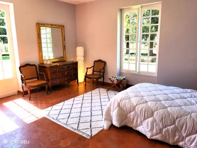Lafousalle en Francia, Lot, Gourdon - casa de campo / castillo El dormitorio