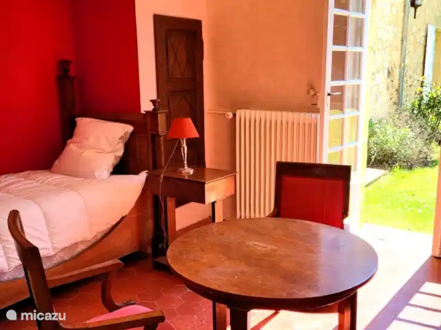 Lafousalle en Francia, Lot, Gourdon - casa de campo / castillo El dormitorio