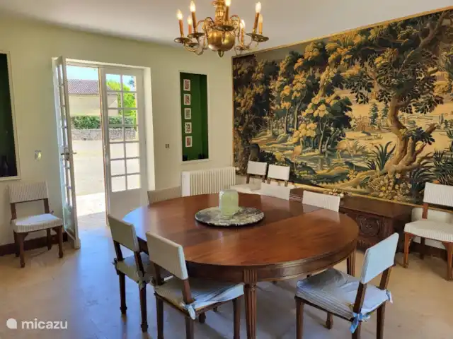 Lafousalle en Francia, Lot, Gourdon - casa de campo / castillo El comedor