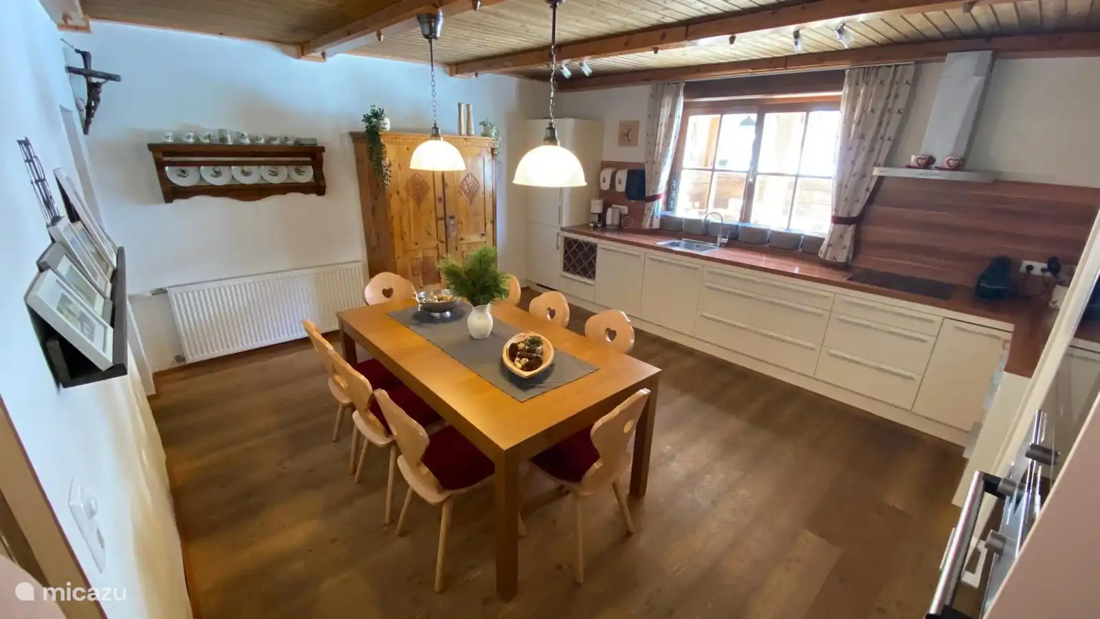 Preciosa vista desde la cocina. ¡Definitivamente está entrando el sol!