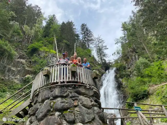 Chalet Murmel huren in Oostenrijk, Karinthië, Grosskirchheim - vakantiehuis Borrelen bij de Gartl waterval, ga in het donker een mooie lantaarn wandeling maken naar deze plek. Sprookjesachtig! Lantaarns zijn aanwezig.