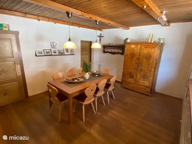 Chalet Murmel huren in Oostenrijk, Karinthië, Grosskirchheim - vakantiehuis De grote leefkeuken met vaatwasser, inductie kookplaat, oven, magnetron, broodrooster, waterkoker, Nespresso machine, koffiezetapparaat, mixer, wasmachine en droger, 2 koelkasten, vriezer.