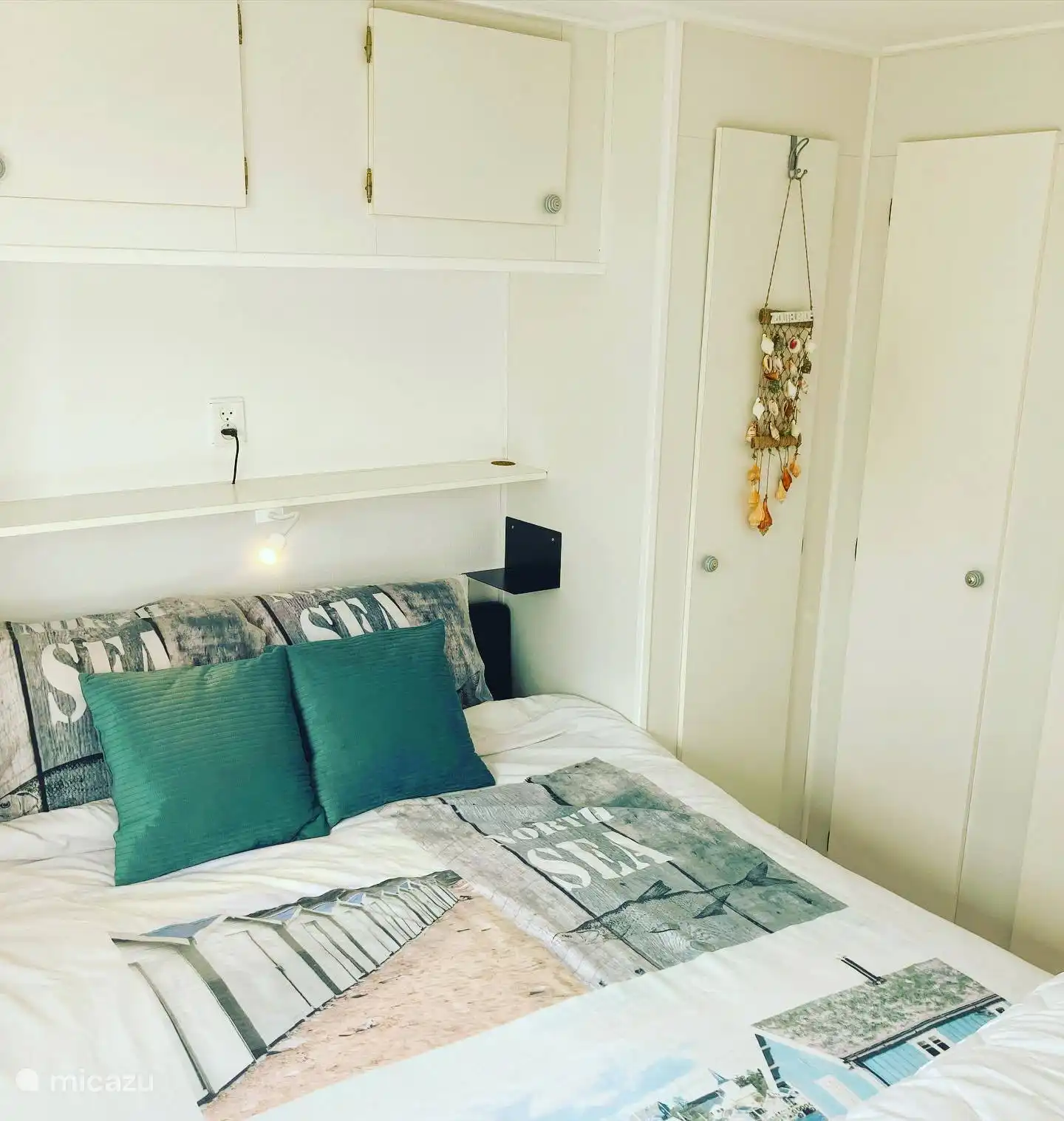 Dormitorio grande con mucho espacio en el armario