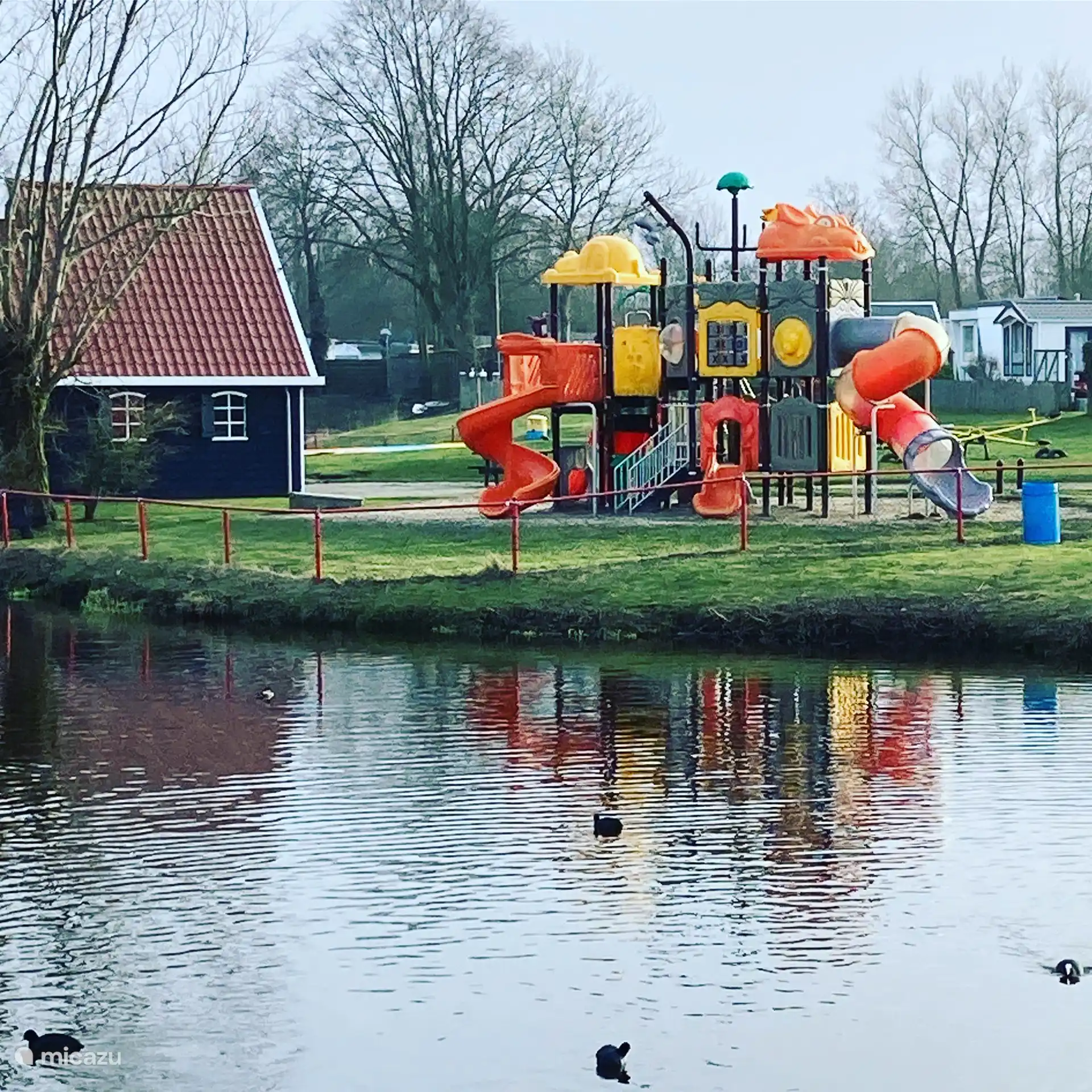Zoo pour enfants avec jeux de jeux à l’intérieur !