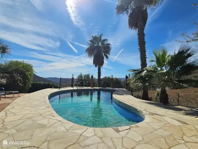 Casa Vista en España, Andalucía, Alcaucín - villa Piscina