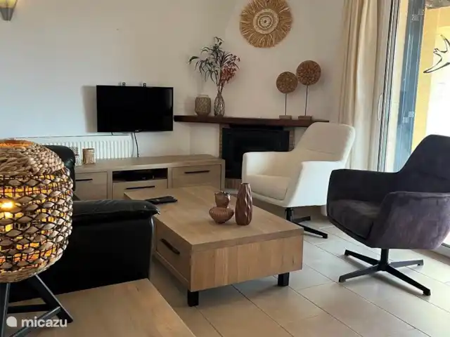 Location de Vacances Espagne, Costa Brava, L'Estartit, bungalow - Palmeras Estartit A Le coin salon confortable avec télévision