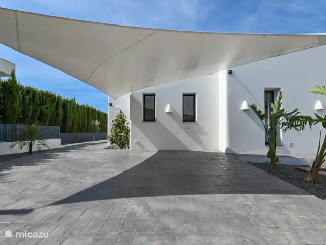 Casa Florolivo | Espagne, Costa Blanca, Moraira - villa Parking couvert pour 2 voitures avec borne de recharge pour voiture électrique