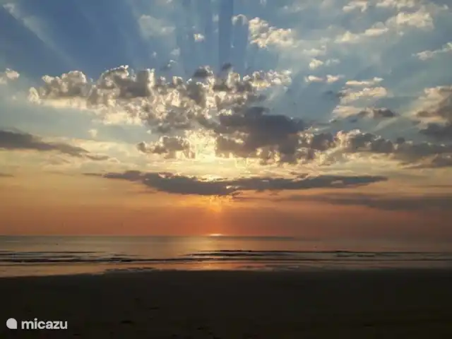 Dune Lagoon huren in Nederland, Noord-Holland, Egmond aan den Hoef - bungalow zonsondergang