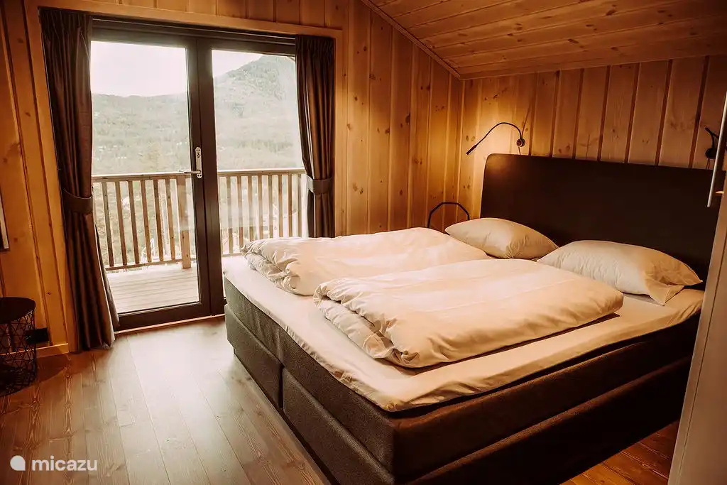 Chambre 4 - chambre principale avec balcon