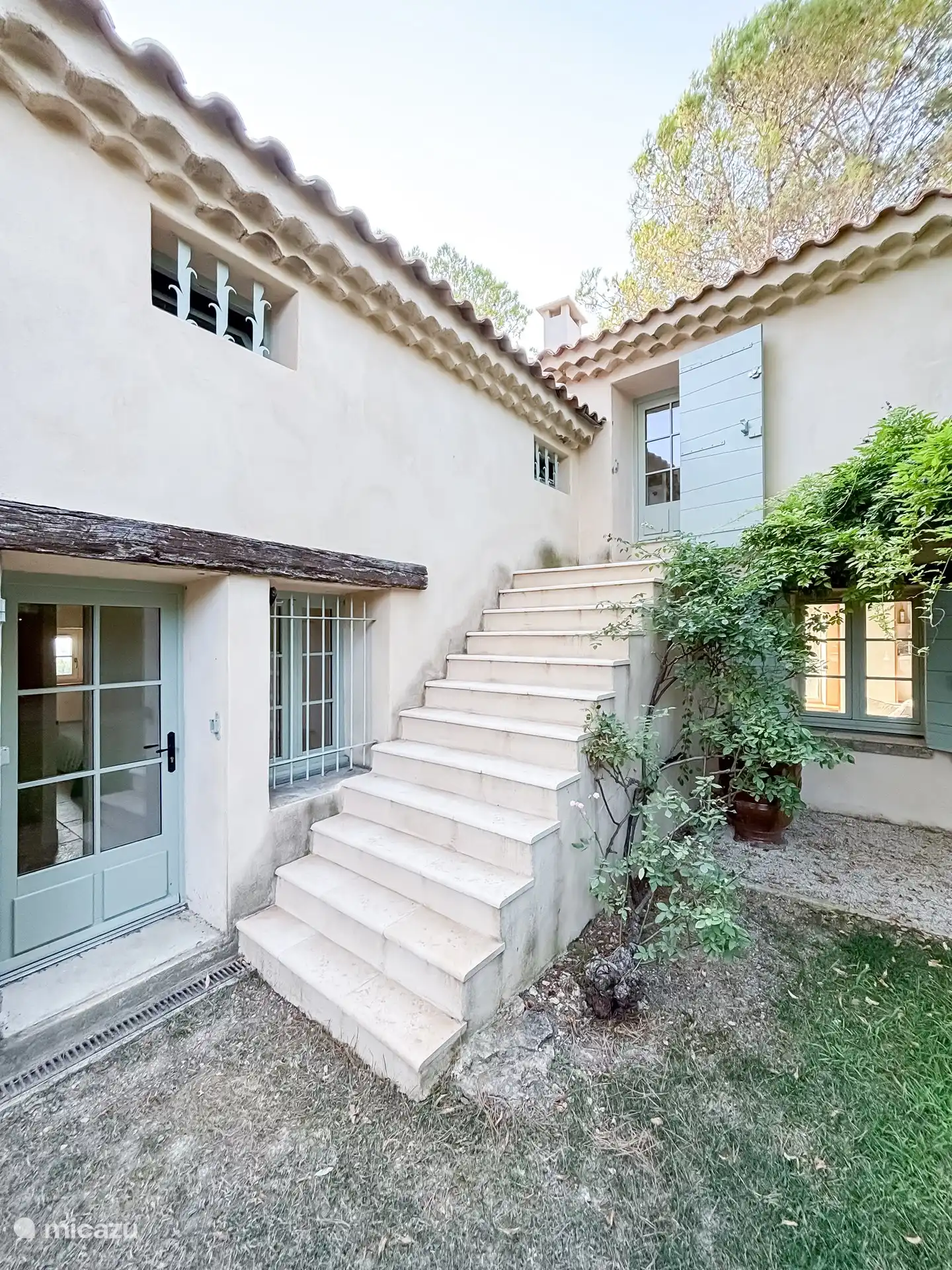 Externer Zugang zum Hauptgebäude