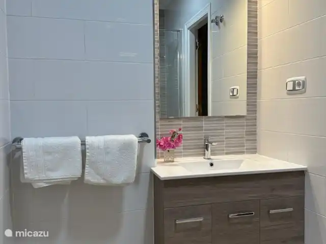 villa huren in Spanje, Costa Blanca, Hondón de las Nieves – Casa la Costa Blanca Badkamer 1e verdieping