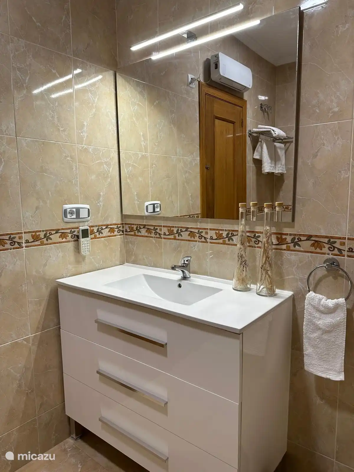 Salle de bain au rez-de-chaussée