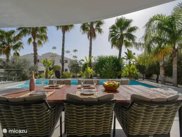 VillaPozoblanco huren in Spanje, Costa Blanca, Moraira - villa Veel palmen geven het een tropische sfeer