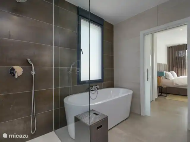 VillaPozoblanco huren in Spanje, Costa Blanca, Moraira - villa Badkamer beneden naast de master suite voorzien van bad