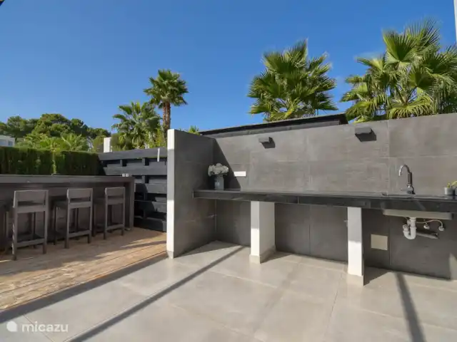 VillaPozoblanco huren in Spanje, Costa Blanca, Moraira - villa BBQ area met bar naast de keuken