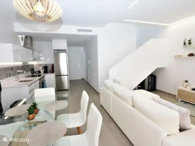 Casa de lujo con piscina privada en España, Costa Blanca, Pilar de la Horadada - casa vacacional Sala de estar con comedor y cocina